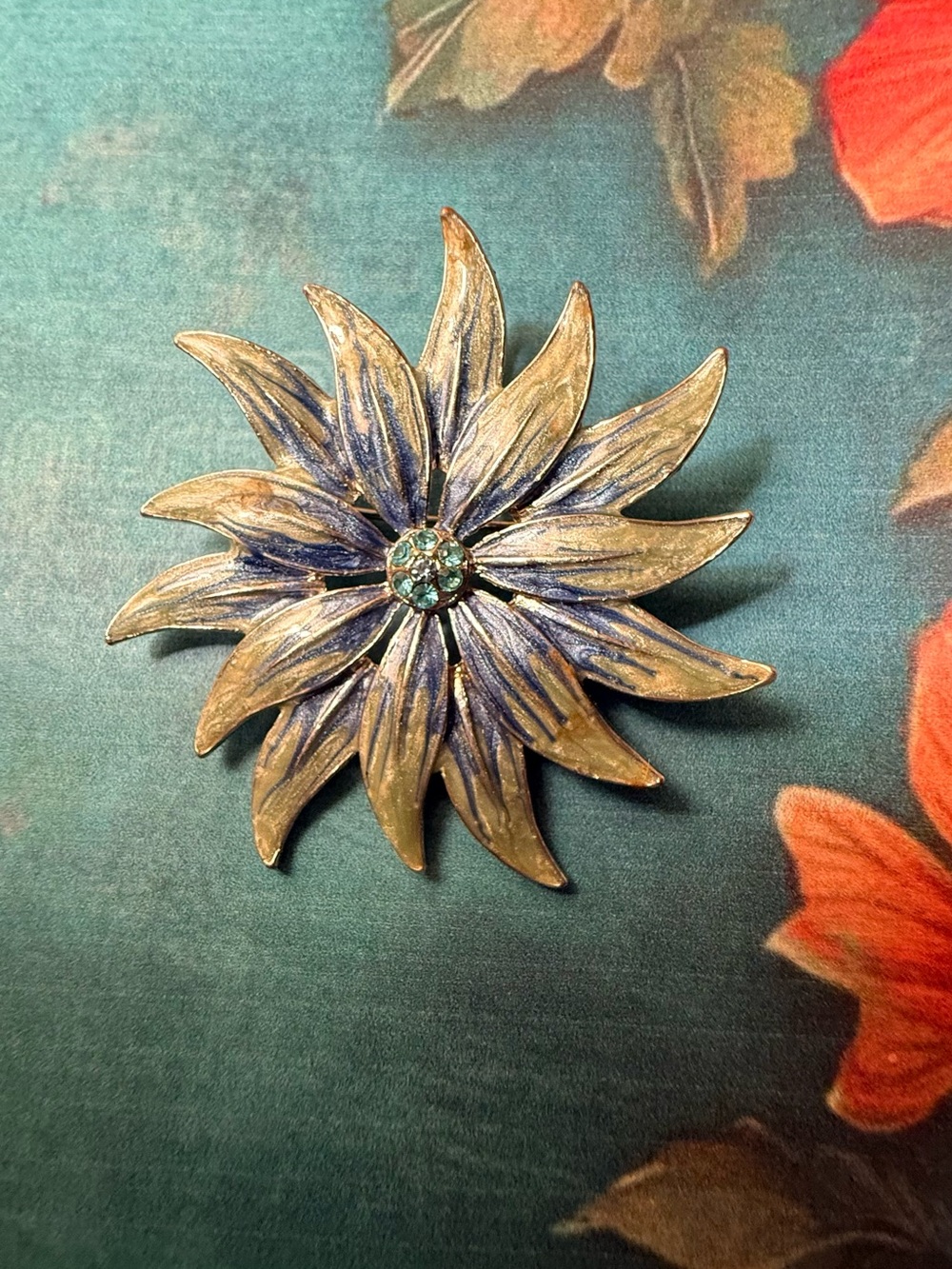 Vintage Gold & Blue Floral Pin Brooch - Elegant Women's Accessory.